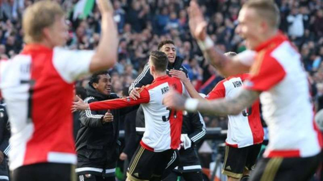 Pemain Feyenoord rayakan keberhasilan juara KNVB Beker