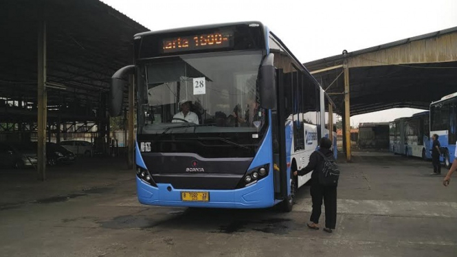 Bus baru Scania buatan Swedia yang digunakan sebagai TransJakarta.