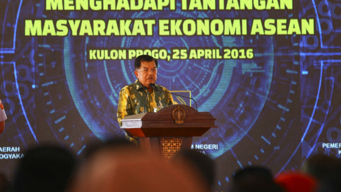 Wakil Presiden RI Jusuf Kalla memberikan pemaparan saat acara Peringatan Hari Otonomi Daerah ke-20.