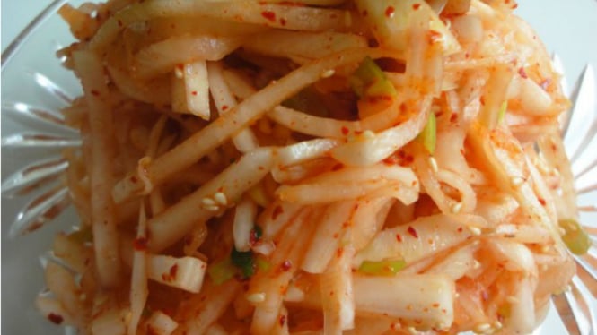 Musaengchae atau Kimchi Lobak