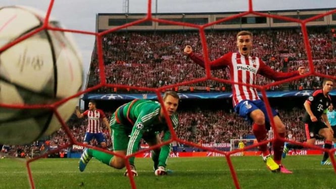 Kiper Bayern Munich, Manuel Neuer, usai gawangnya dibobol Saul Niguez