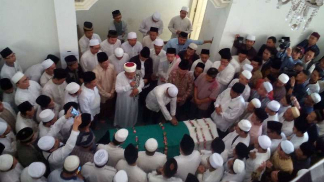 Jenazah Almarhum Ali Mustafa Yaqub disemayamkan