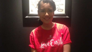 Demi Lingkungan, Sigi Wimala Bergaul dengan Pemulung