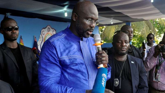 George Weah mencalonkan diri sebagai Presiden Liberia