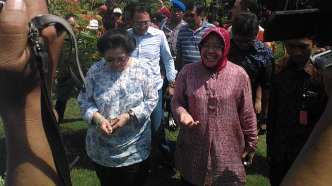 Wali Kota Surabaya, Tri Rismaharini, dan Ketua Umum PDIP, Megawati Soekarnoputri.