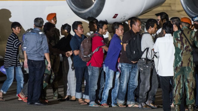 Sepuluh warga negara Indonesia yang disandera kelompok bersenjata Abu Sayyaf sejak 26 Maret 2016 akhirnya tiba di Indonesia, Minggu malam, 1 Mei 2016.