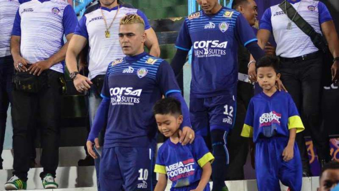 Arema Cronus akan menghadapi Bhayangkara Surabaya United