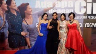 Adu Cantik Gaun Pemeran AADC 2    