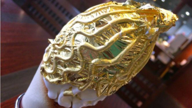 Es krim lapis emas di Jepang