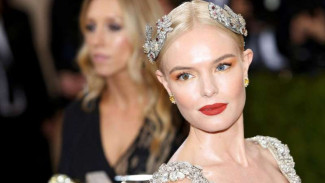 Deretan Selebriti dengan Aksesori Terbaik di Met Gala