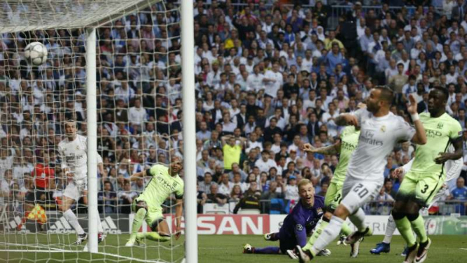 Gareth Bale mencetak gol ke gawang ManCity dalam semifinal Liga Champions.