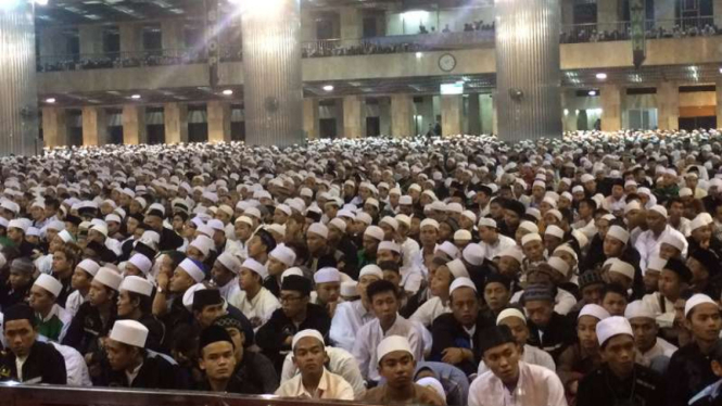 Peringatan Isra Miraj Nabi Muhammad SAW di Masjid Istiqlal.