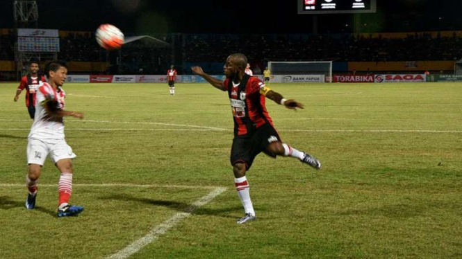 Penyerang Persipura Jayapura, Boaz Solossa