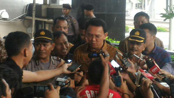 Gubernur DKI Jakarta, Basuki Tjahaja Purnama atau Ahok penuhi panggilan pemeriksaan KPK. Selasa, 10 Mei 2016.