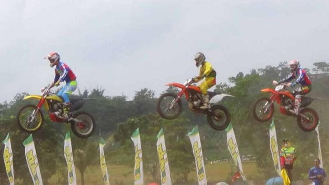 Pembukaan Kejurnas IRC Tire Powertrack 2016.