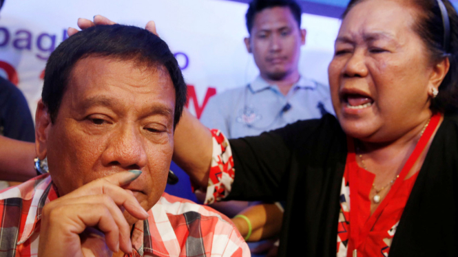 Rodrigo Duterte akan menyisihkan 4 departemen untuk menteri dari Partai Komunis