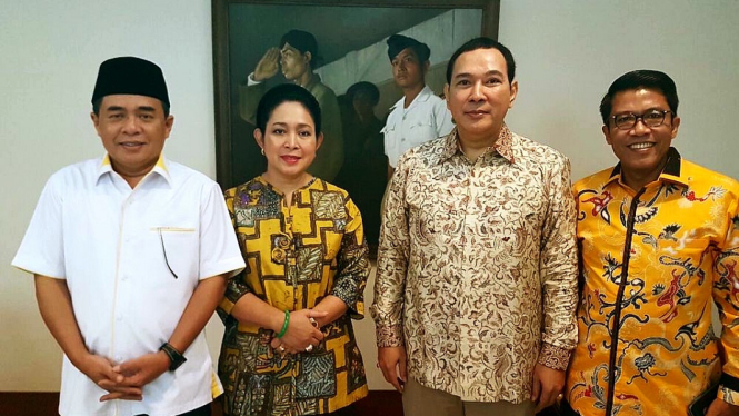 Ade Komarudin bersama Titiek Soeharto, Tommy Soeharto, dan Misbakhun.