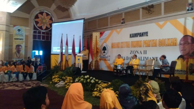 Kampanye dan debat caketum Golkar di Surabaya.