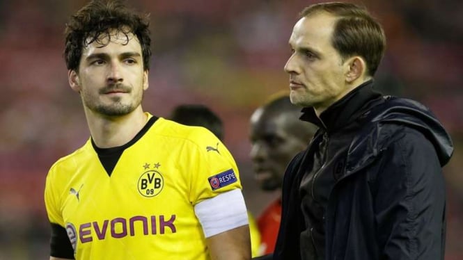 Bek Borussia Dortmund, Mats Hummels (kiri)