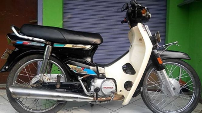 Honda Astrea Prima.