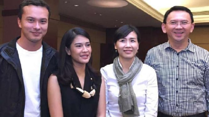 Basuki Tjahaja Purnama dan Veronika Tan berfoto bersama artis AADC 2.