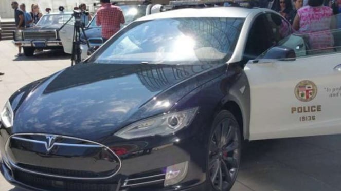 Tesla Model Spled fue inspeccionado.