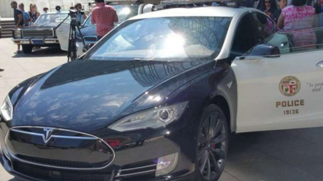 Tesla Model S yang diuji coba oleh LAPD.