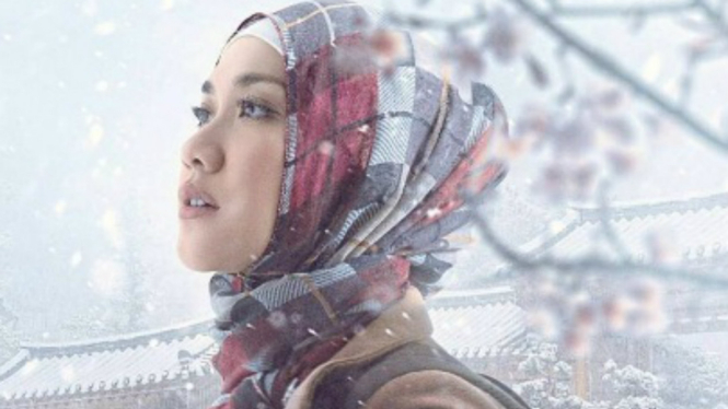 Bunga Citra Lestari saat berperan di Jilbab Traveler.