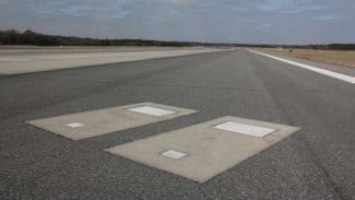 Misteri Makam di Landasan Pacu Bandara