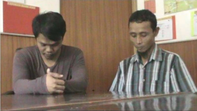 Dede Supriadi dan Suwardi, pria asal Dumai Riau yang tertangkap saat hendak bergabung dengan kelompok Santoso di Poso, Sulawesi Tengah.