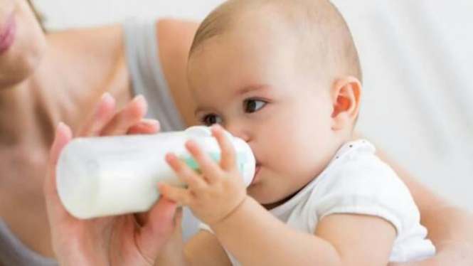 Botol susu bayi.