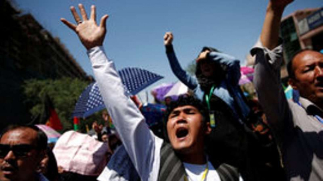 Etnis minoritas Afghanistan, Hazara, melakukan demonstrasi menentang pemerintah.