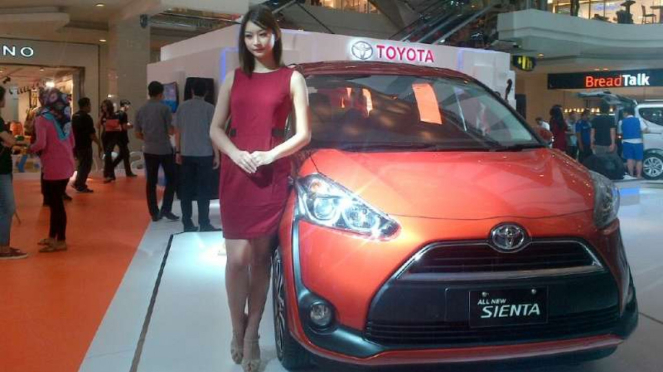 Perkenalan Toyota Sienta di Semarang.
