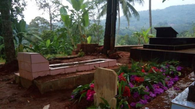 Pemakaman Musisi Deddy Dores di TPU Poponclot, Desa Cijeler, Kecamatan Situraja.