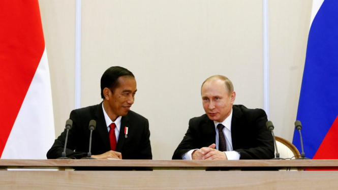 Presiden RI Joko Widodo saat bertemu dengan Presiden Rusia Vladimir Putin di Rusia, 19 Mei 2016.