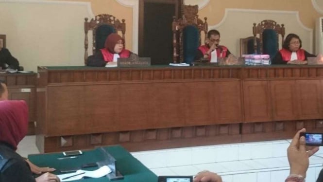 Suasana sidang pembacaan vonis pengusaha SS, terdakwa pencabulan 58 anak