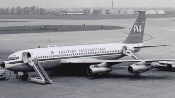 Pakistan Airways, sebelum kecelakaan di bandara Kairo, Mesir, tahun 1965.