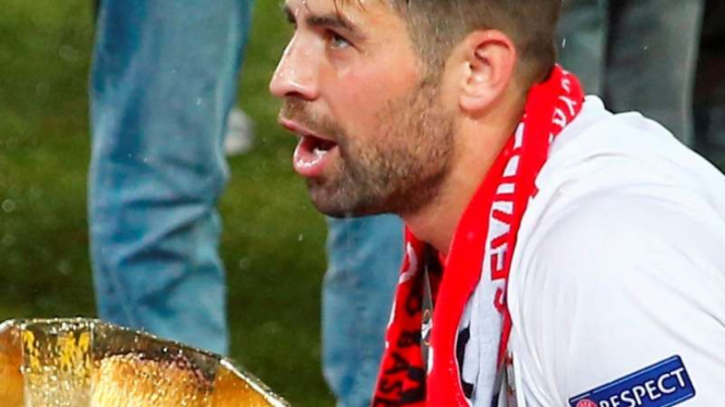 Bek kanan Sevilla, Coke rayakan gelar Liga Europa