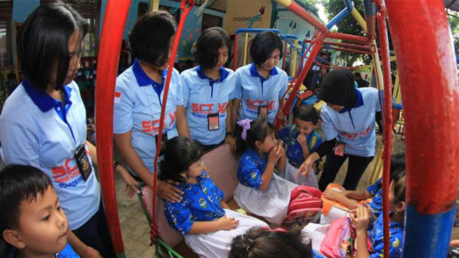 Tim Anti Kekerasan Seksual Terhadap Anak (Sexual Crime Team/SCT-XX) Polresta Bandar Lampung memberikan sosialiasi di Taman Kanak-Kanak, Lampung, Kamis (19/5/2016)