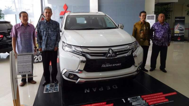 Pembukaan diler baru Mitsubishi di Bandung, Jawa Barat.