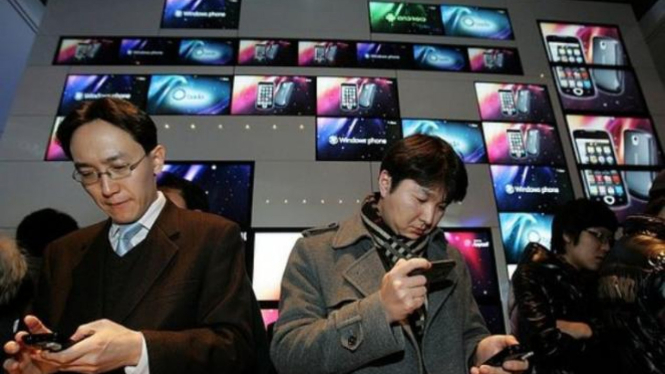 Pengguna smartphone di China.
