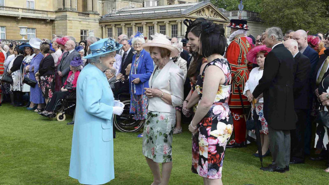 Keluarga Kerajaan Inggris Gelar Pesta Taman di Istana Buckingham