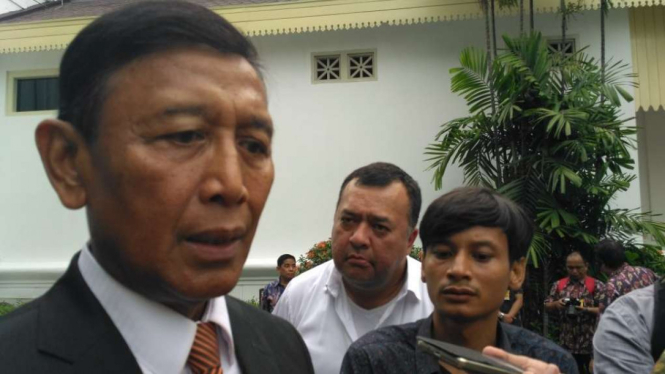 Ketua Umum Partai Hanura Wiranto di Kompleks Kepresidenan.