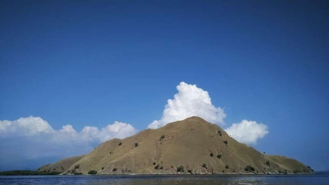 Gugusan pulau yang berada di Taman Nasional Komodo, Flores