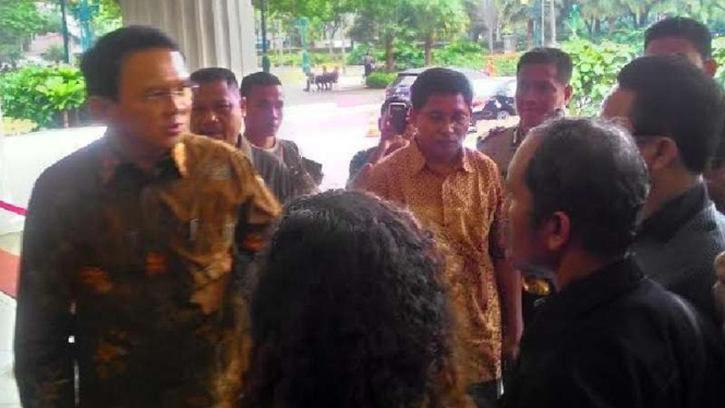 Gubernur DKI Jakarta, Basuki Tjahaja Purnama saat marahi guru bantu, Kamis, 26 M