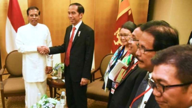 Presiden Jokowi bertemu Presiden Sri Lanka Maithripala Sirisena.