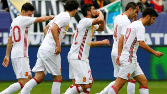 Spanyol Tekuk 10 Pemain Bosnia