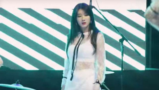 VIDEO: Anggota Girlband Korea Ini 'Tantang' Fans Cabul