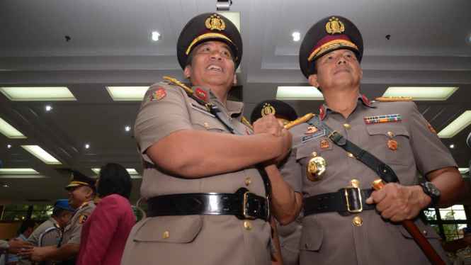 Pergantian Kabareskrim Polri, dari Komisaris Jenderal Anang Iskandar ke Inspektur Jenderal Ari Dono Sukmanto.  
