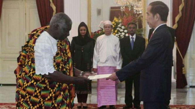 Salah satu dari 8 duta besar yang diterima Presiden Jokowi di Istana Merdeka